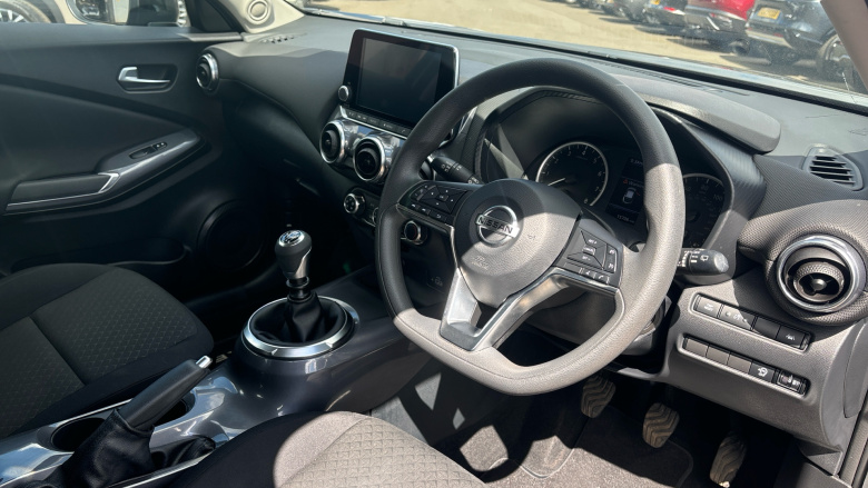 Nissan Juke 1.0 DiG-T 114 Acenta 5dr Petrol Hatchback